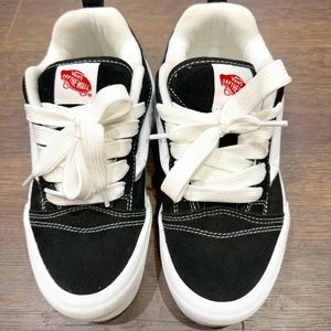 VANS Knu-Skool Puffy 90's Style Black and White shoes Women 7 1/2 - Men 6